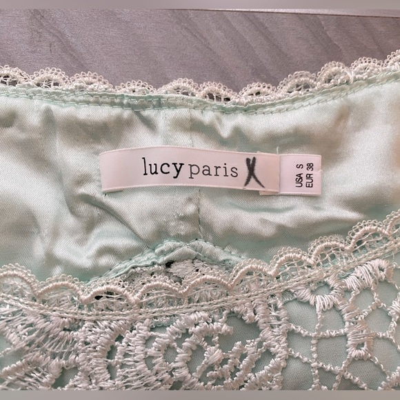 Lucy Paris dress lace with lining light green shiny material elegant dress small - Picture 6 of 9